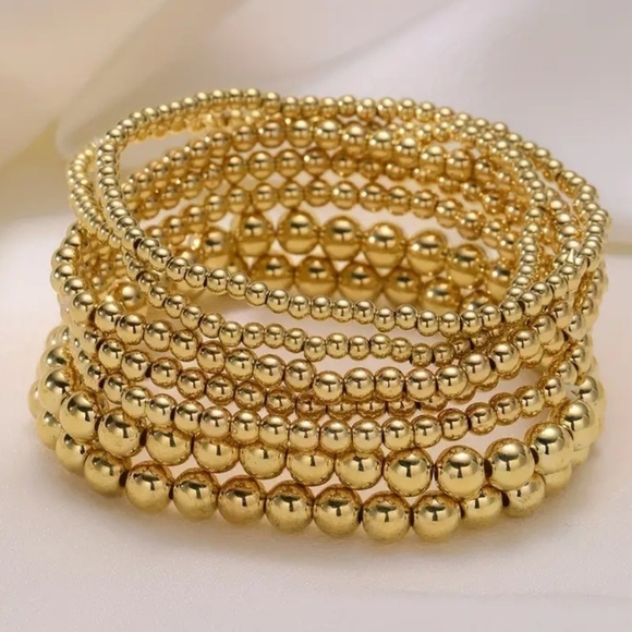 SALE💚 any 3 for $18 💚 7-Piece Bohemian Acrylic Round Bead Bracelet Set - Picture 3 of 4